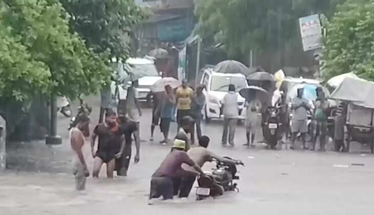 कानपुर में मूसलधार बारिश ने मचाई तबाही, सड़कों पर जलभराव और जाम की स्थिति