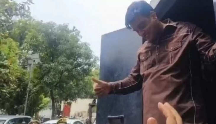 कानपुर: पूर्व विधायक इरफान सोलंकी की कोर्ट में पेशी, बोले- "2027 का चुनाव सुप्रीम कोर्ट से रिहा होने के बाद लड़ूंगा"