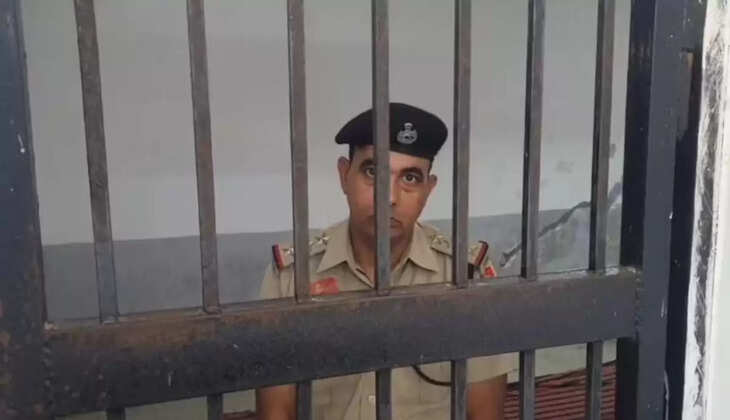 गवाही से बार-बार गैरहाजिर SHO को कोर्ट ने दी सजा, सलाखों के पीछे भेजा