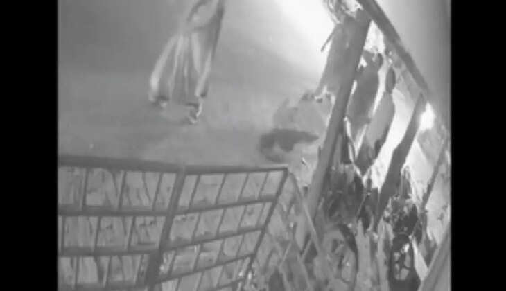 कानपुर: व्यापारी का एफआईआर दर्ज न होने पर भड़का आक्रोश, सीसीटीवी में कैद हुई चोरी की घटना