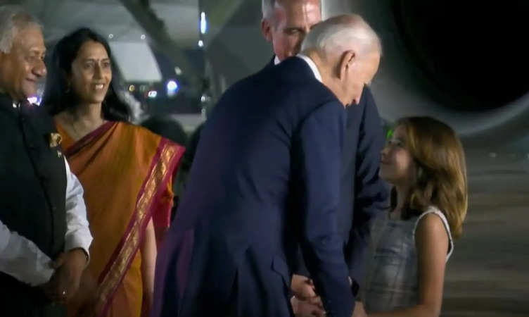 आखिर कौन है ये बच्ची, जिससे US राष्ट्रपति बाइडेन ने दिल्ली एयरपोर्ट पर की बात, लगाया गले 