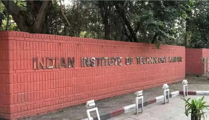 IIT कानपुर में ‘अंतराग्नि 2025’ की शुरुआत, रॉक नाइट में गूंजे बॉलीवुड हिट्स