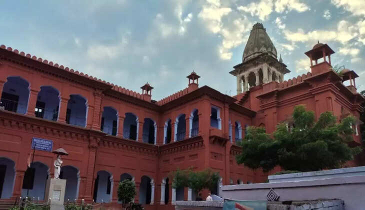 कानपुर: DAV कॉलेज कर्मचारियों का गुस्सा फूटा, चुनाव स्थगित होने पर प्रदर्शन की चेतावनी