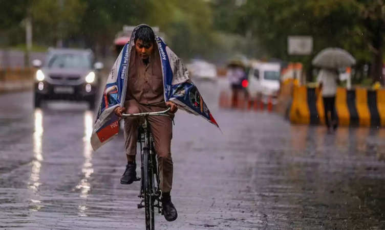 Monsoon Alert: इन राज्यों में बारिश मचाएगी तबाही, कुछ घंटों में भारी बारिश की चेतावनी 